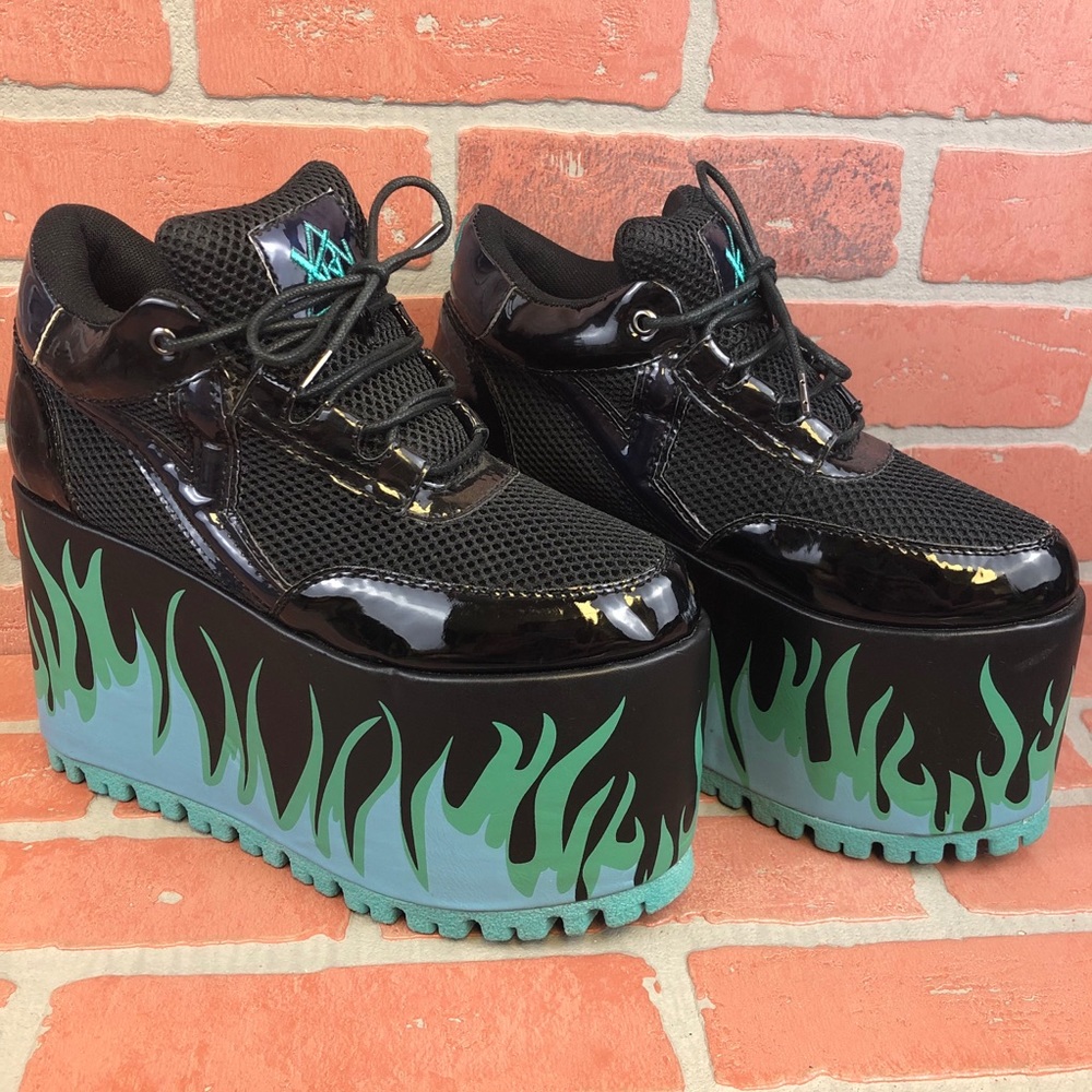 QOSMO Lo Black Heat - Mesh Black w Blue Flame - Picture 2 of 12
